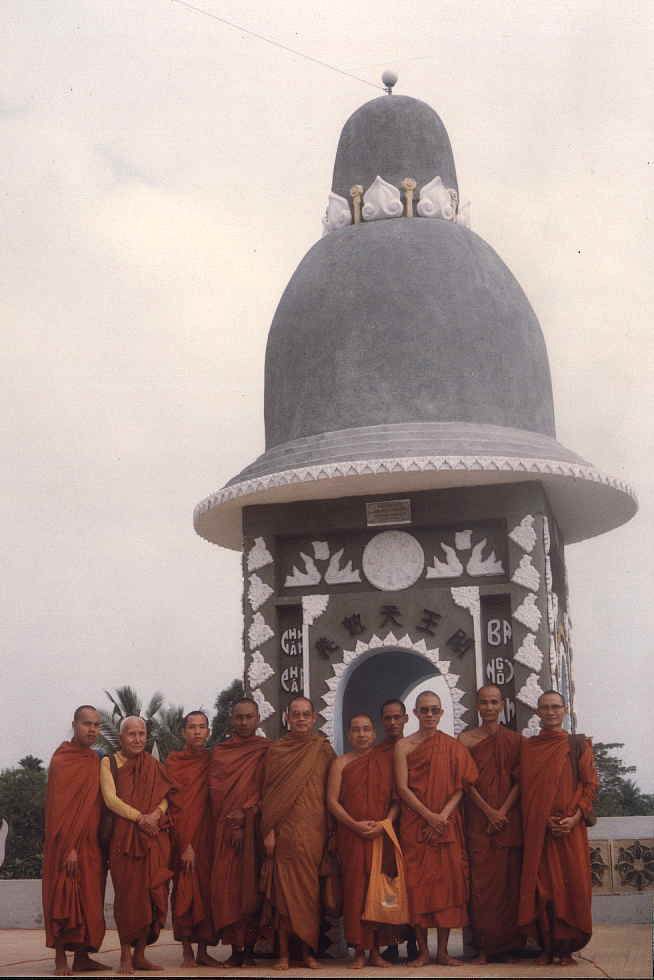 Thai Buddha: Phra Phuttha Trai  Ratana Nayok